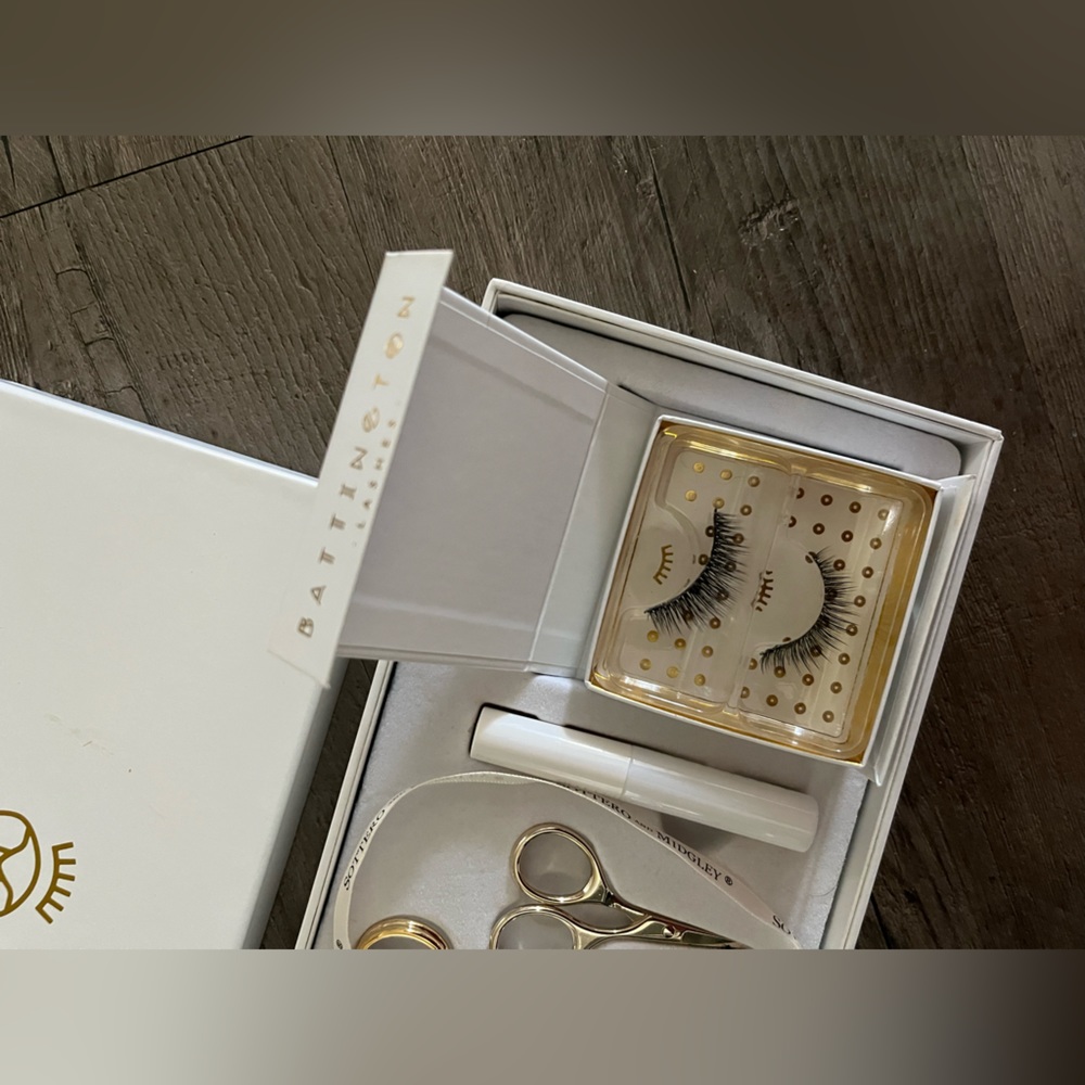 BATTINGTON LASHES - Picture 2 of 3